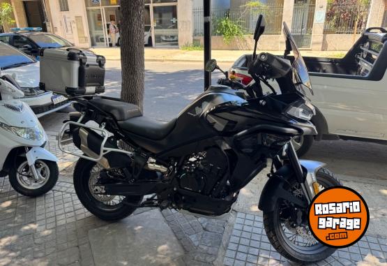 Motos - CF 800 Explorer 2025 Nafta 8300Km - En Venta