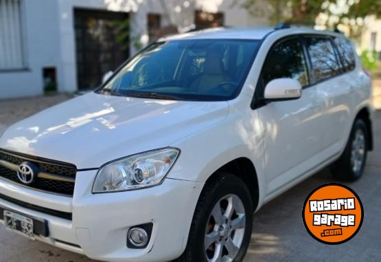 Camionetas - Toyota RAV 4 AUTOMATICA 4X2. 2012 Nafta 142000Km - En Venta