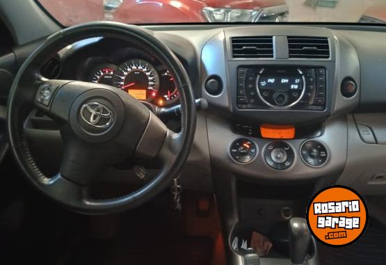 Camionetas - Toyota RAV 4 AUTOMATICA 4X2. 2012 Nafta 142000Km - En Venta