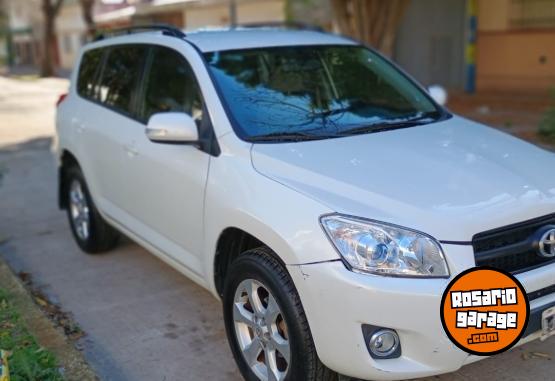 Camionetas - Toyota RAV 4 AUTOMATICA 4X2. 2012 Nafta 142000Km - En Venta