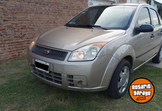 Autos - Ford Fiesta max ambiente MP3 2009 Nafta 184000Km - En Venta