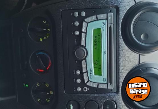 Autos - Ford Fiesta max ambiente MP3 2009 Nafta 184000Km - En Venta