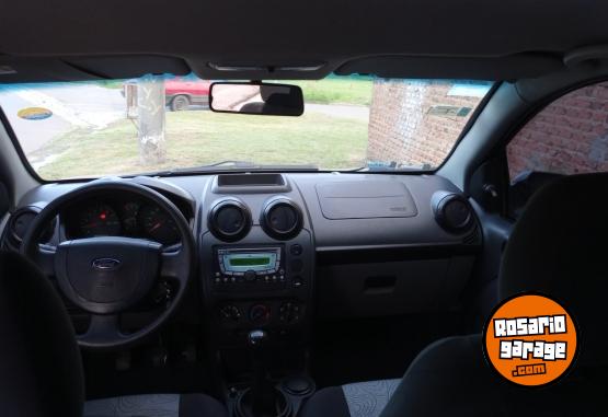 Autos - Ford Fiesta max ambiente MP3 2009 Nafta 184000Km - En Venta