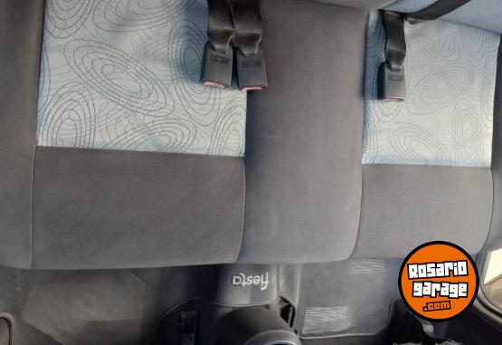 Autos - Ford Fiesta max ambiente MP3 2009 Nafta 184000Km - En Venta