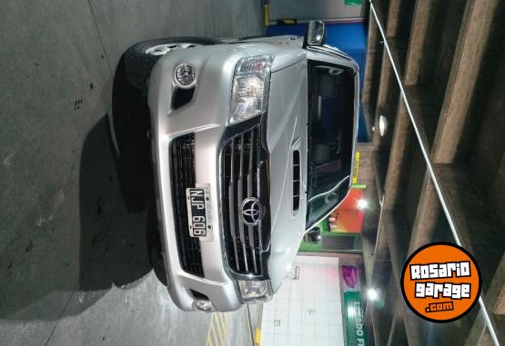 Camionetas - Toyota Hilux 2014 Diesel 73000Km - En Venta
