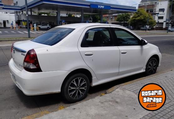 Autos - Toyota ETIOS XLS automtico 2023 Nafta  - En Venta