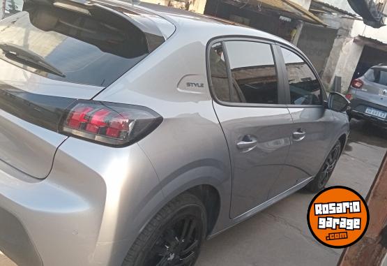 Autos - Peugeot 208 style 2023 Nafta 20000Km - En Venta