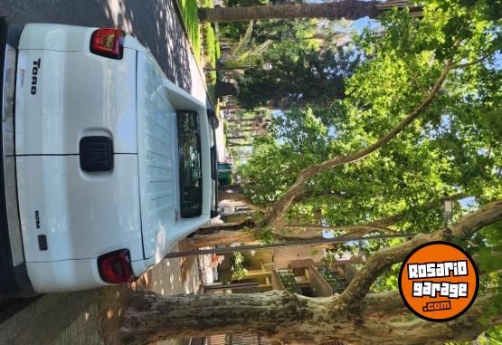 Camionetas - Fiat Toro ultra 2022 Diesel 90000Km - En Venta