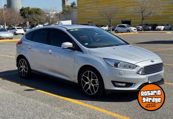 Autos - Ford Focus titanium 1ra mano p 2017 Nafta 102000Km - En Venta