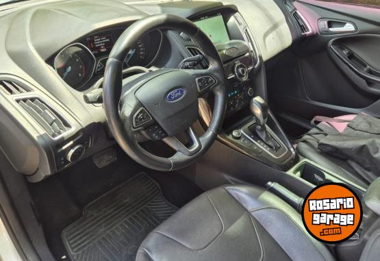 Autos - Ford Focus titanium 1ra mano p 2017 Nafta 102000Km - En Venta