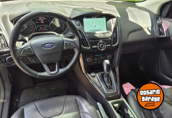 Autos - Ford Focus titanium 1ra mano p 2017 Nafta 102000Km - En Venta
