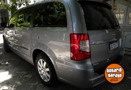 Camionetas - Chrysler Twon Caravan 2016 Nafta 129000Km - En Venta