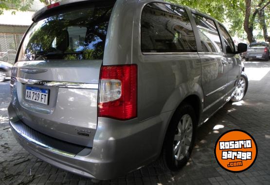 Camionetas - Chrysler Twon Caravan 2016 Nafta 129000Km - En Venta
