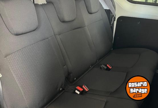 Utilitarios - Renault Kangoo Express 5A 0km 2024 Nafta 0Km - En Venta