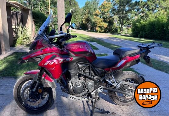 Motos - Benelli TRK 502X 2023 Nafta 4800Km - En Venta