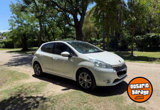 Autos - Peugeot 208 2015 Nafta 96000Km - En Venta