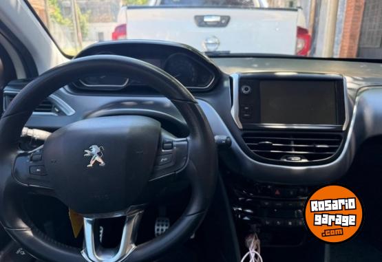 Autos - Peugeot 208 2015 Nafta 96000Km - En Venta