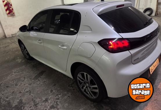 Autos - Peugeot 208 2022 Nafta 43000Km - En Venta