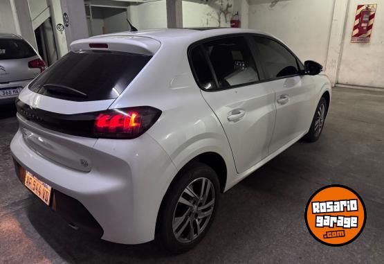 Autos - Peugeot 208 2022 Nafta 43000Km - En Venta
