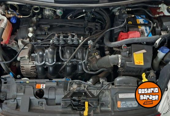 Autos - Ford Kinetic se 5 pts. 2017 GNC 63000Km - En Venta