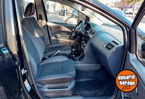 Autos - Volkswagen Suran Highline 2012 Nafta 139000Km - En Venta