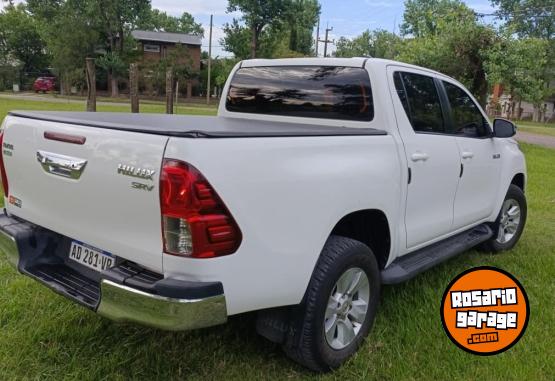 Camionetas - Toyota HILUX SRV 2018 Diesel 174000Km - En Venta