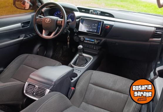Camionetas - Toyota HILUX SRV 2018 Diesel 174000Km - En Venta