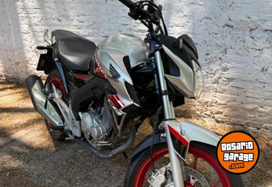 Motos - Honda TWISTER CB 250 2022 Nafta 7200Km - En Venta