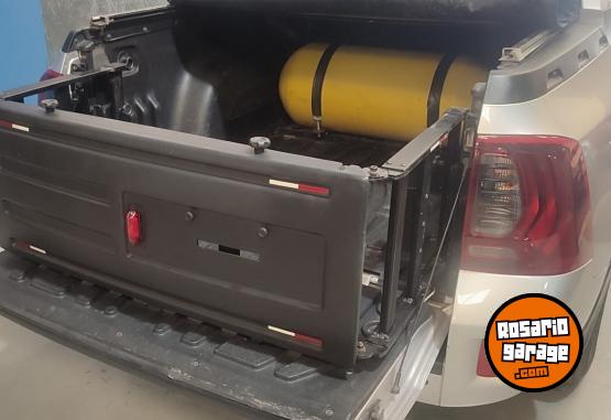 Camionetas - Renault DUSTER OROCH 2.0 OUTSIDER 2017 GNC 172000Km - En Venta