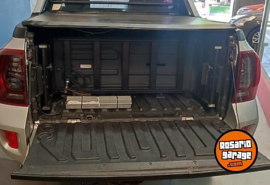 Camionetas - Renault DUSTER OROCH 2.0 OUTSIDER 2017 GNC 172000Km - En Venta