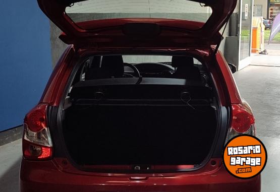 Autos - Toyota ETIOS 1.5 5PTAS XS 2014 Nafta 133000Km - En Venta
