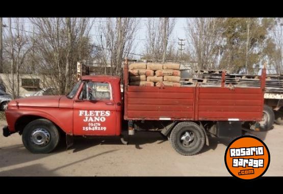 Camiones y Grúas - Ford 350 1967 - En Venta