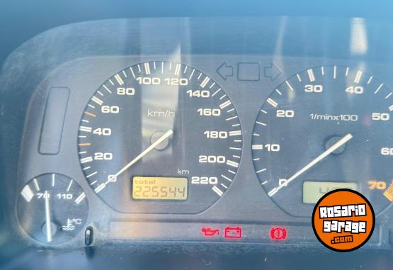 Autos - Volkswagen Polo 1999 Nafta 225000Km - En Venta