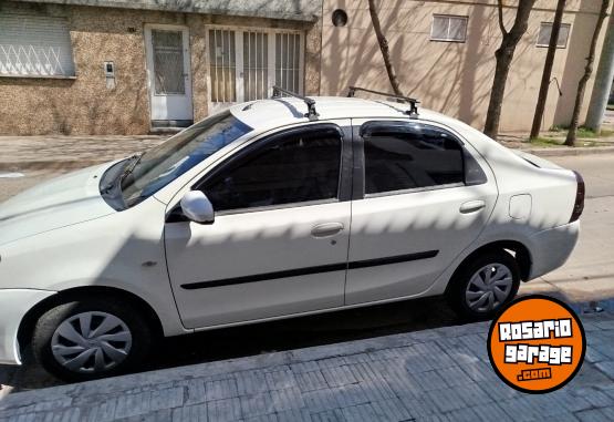 Autos - Toyota Etios xs 2015 Nafta 140000Km - En Venta