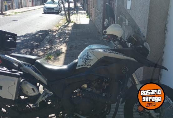 Motos - Corven Touring 2020 Nafta 20000Km - En Venta