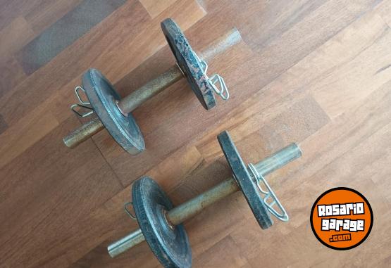 Deportes - Excelente Par de Mancuernas Cromadas y Moleteadas Macizas con Topes y 12 Kg de Discos de Fundición - En Venta
