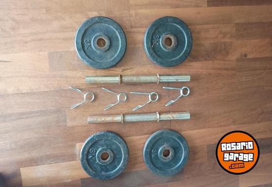 Deportes - Excelente Par de Mancuernas Cromadas y Moleteadas Macizas con Topes y 12 Kg de Discos de Fundición - En Venta