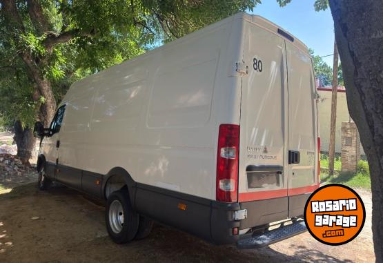 Utilitarios - Iveco Daily 55c17 2017 Diesel 300000Km - En Venta
