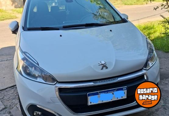 Autos - Peugeot 208 FELINE 2017 Nafta 105000Km - En Venta