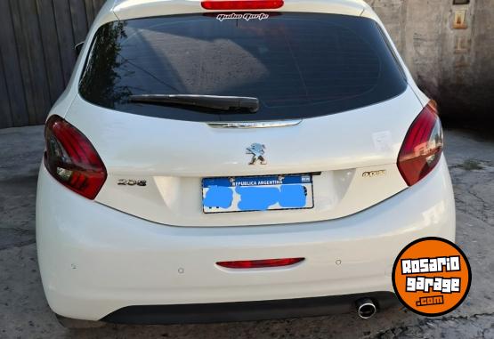 Autos - Peugeot 208 FELINE 2017 Nafta 105000Km - En Venta