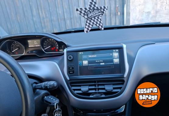 Autos - Peugeot 208 FELINE 2017 Nafta 105000Km - En Venta