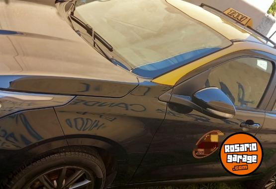 Autos - Fiat Cronos 2023 GNC 140000Km - En Venta