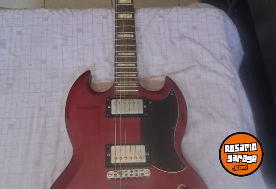 Instrumentos Musicales - Exelente guitarra tipo SG - En Venta