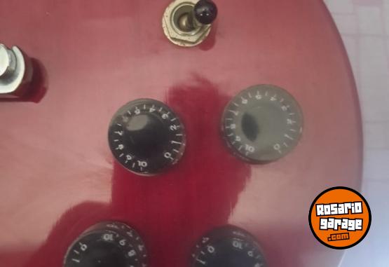 Instrumentos Musicales - Exelente guitarra tipo SG - En Venta