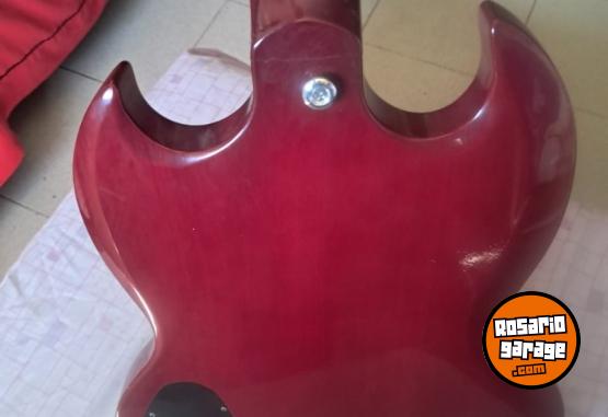 Instrumentos Musicales - Exelente guitarra tipo SG - En Venta