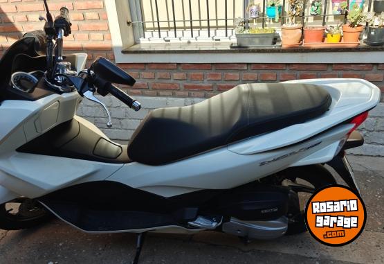Motos - Honda PCX 150 2018 Nafta 13000Km - En Venta