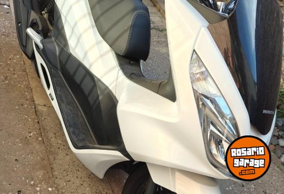 Motos - Honda PCX 150 2018 Nafta 13000Km - En Venta