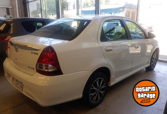 Autos - Toyota Etios 2023 Nafta 66000Km - En Venta