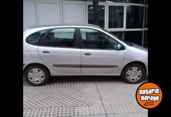Autos - Renault Scenic 2009 Nafta 130000Km - En Venta