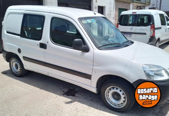 Utilitarios - Citroen Berlingo 2018 Nafta 110000Km - En Venta